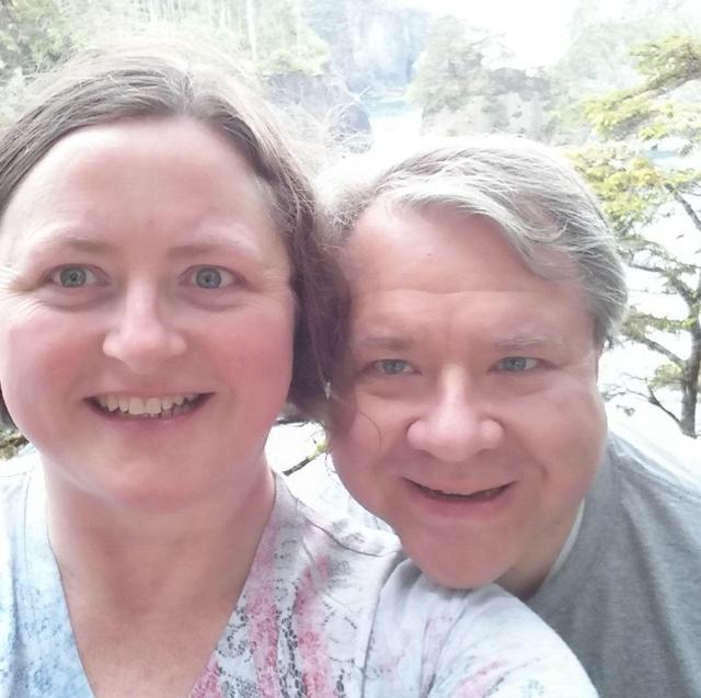 设计师|美国一对50岁夫妇卖光家产,退休后住游轮上:比房贷便宜的多