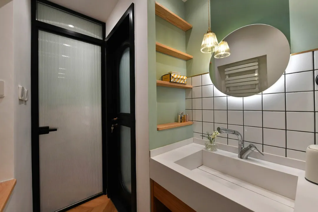 令人心动的85㎡混搭风设计,白、绿与木构造舒适空间!