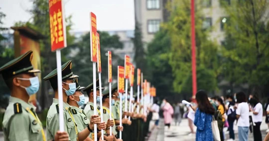 文职|军队文职面向社会招聘,军队编制,月薪上万,这3类人报考有优势