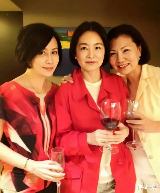 成龙|成龙再爆有私生子房祖轩，孩子妈是邓丽君，网友分析是假新闻