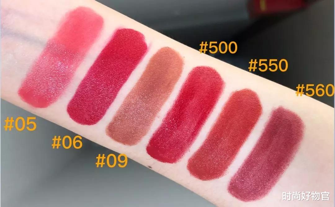 上海市 戚薇的“口红”火了,原以为辣眼,看清后却惊艳众人!