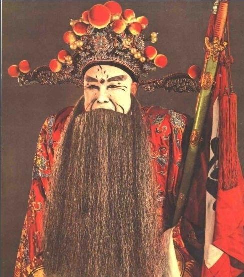 京剧|过去的京剧艺人没有高学历，如今有的演员小学没毕业却成了研究生