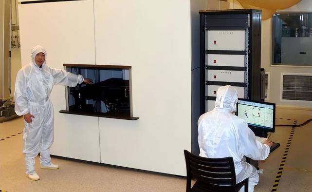 华为荣耀|新型国产光刻机验收:绕开ASML光刻机,又闯出一条新路