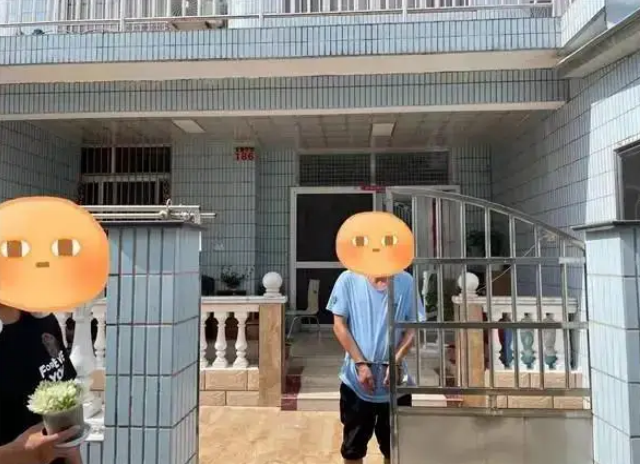 男子顺走以为10元的多肉,没想到价值10万,网友:不懂就别乱拿
