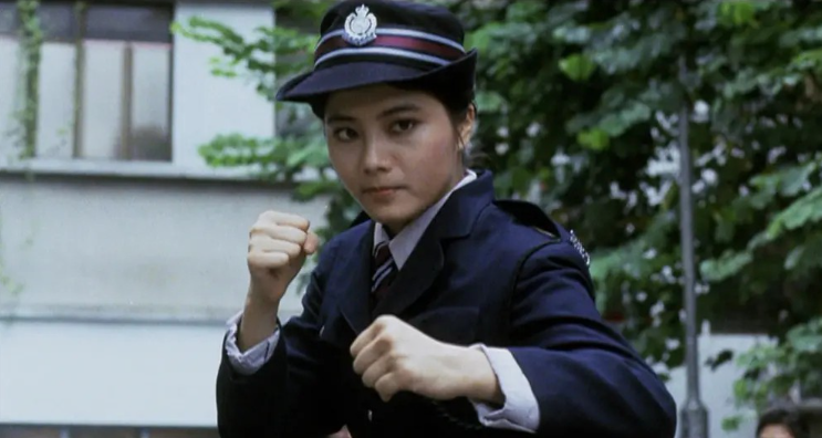 杨丽菁|被打得好惨！出轨、家暴、控制狂，被嘲僵尸脸的她怎么总遇“恐怖情人”？