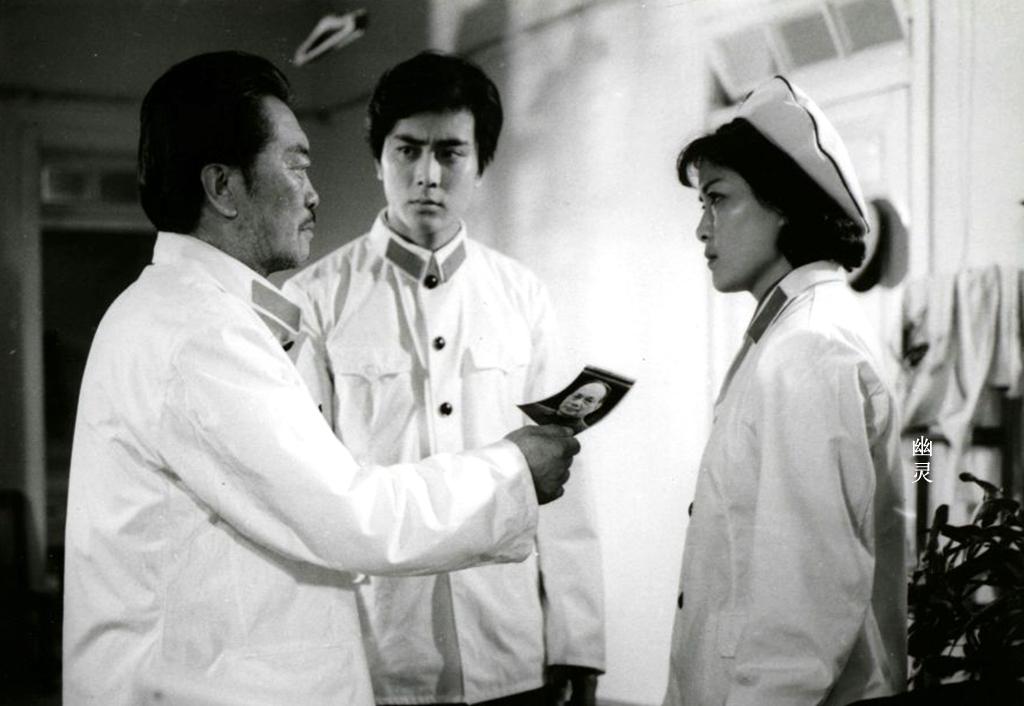 80年代|80年代电影演员，卢君罕见现身，与曾经的“小鲜肉”相比已判若两人