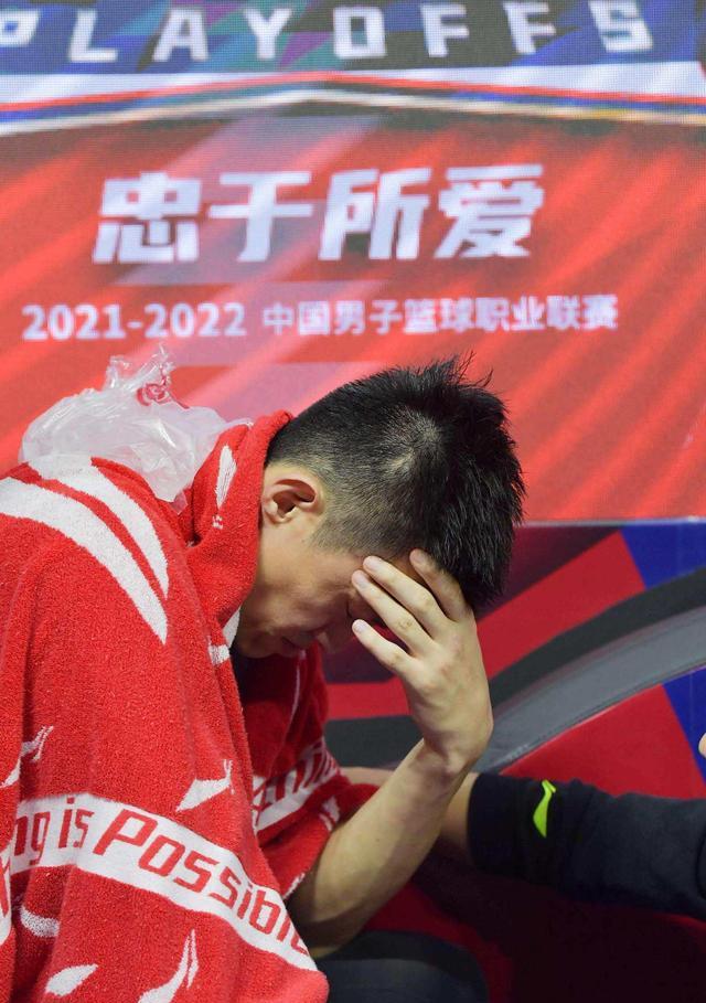 广东男篮|泪目！比赛的主角不是胜者！广东以最壮烈、最可敬的方式倒下！