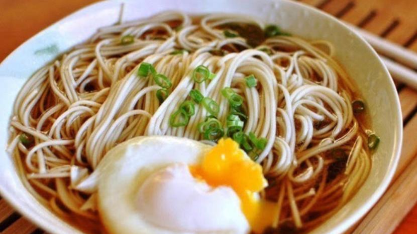 明日大年初二，“1饭2面3菜”要记得吃，寓意金钱铺地，财福旺、元宝到！