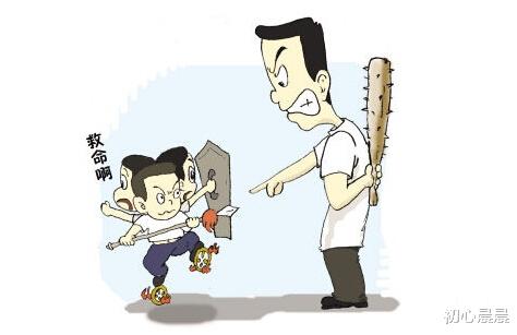 男子外出洗脚被妻儿逮着,怕丢脸当街暴打妻子,路人围观反被儿子打进医院!