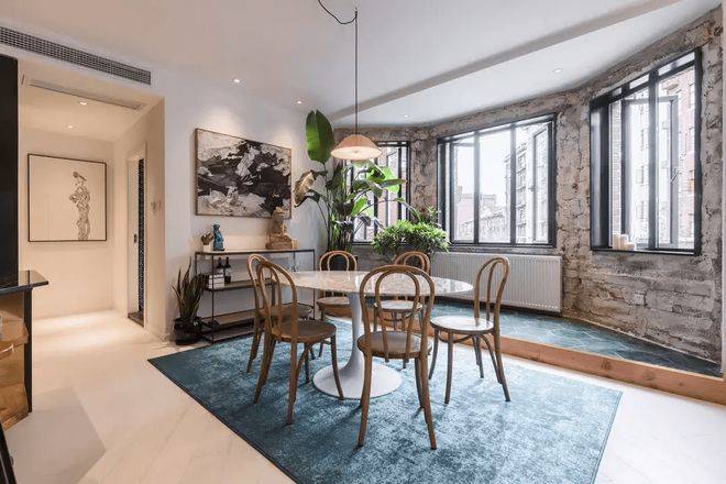 朋友家封阳台居然花了2W块,工人:物业的锅!要求用断桥铝!