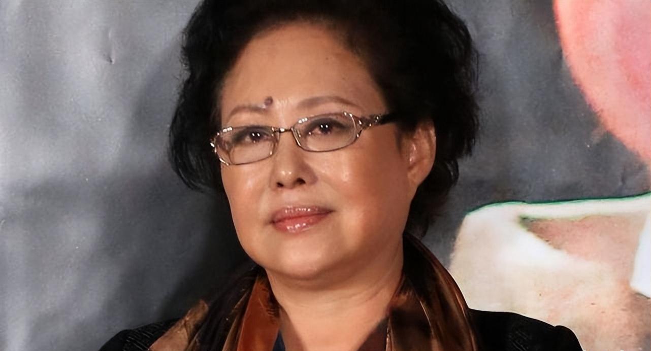 周延|陈亮声逝世,遗孀斯琴高娃含泪追忆亡夫:最爱我的那个人去了天堂