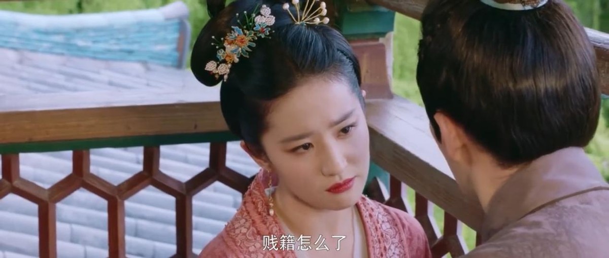 刘亦菲|“落难美人”别硬演,有人惊艳时光,有人溜光水滑像是摆拍