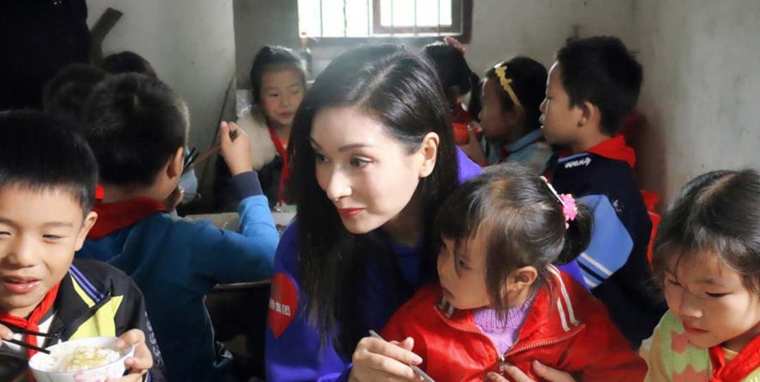 杨恭如|“最美亚姐”杨恭如的瓜！何止被掌掴那么简单