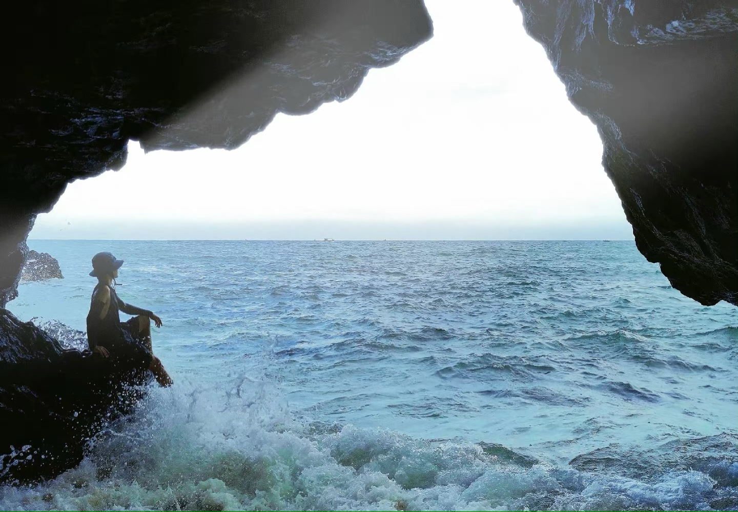 郭德纲|孟鹤堂晒照庆祝拜师十三周年,发文感谢师父郭德纲,言语满是感激