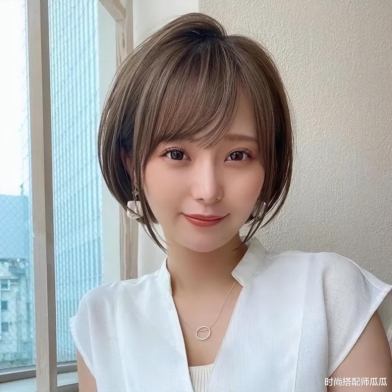 发型 上了年纪的女人，发型决定状态！建议远离这3种“显老发型”