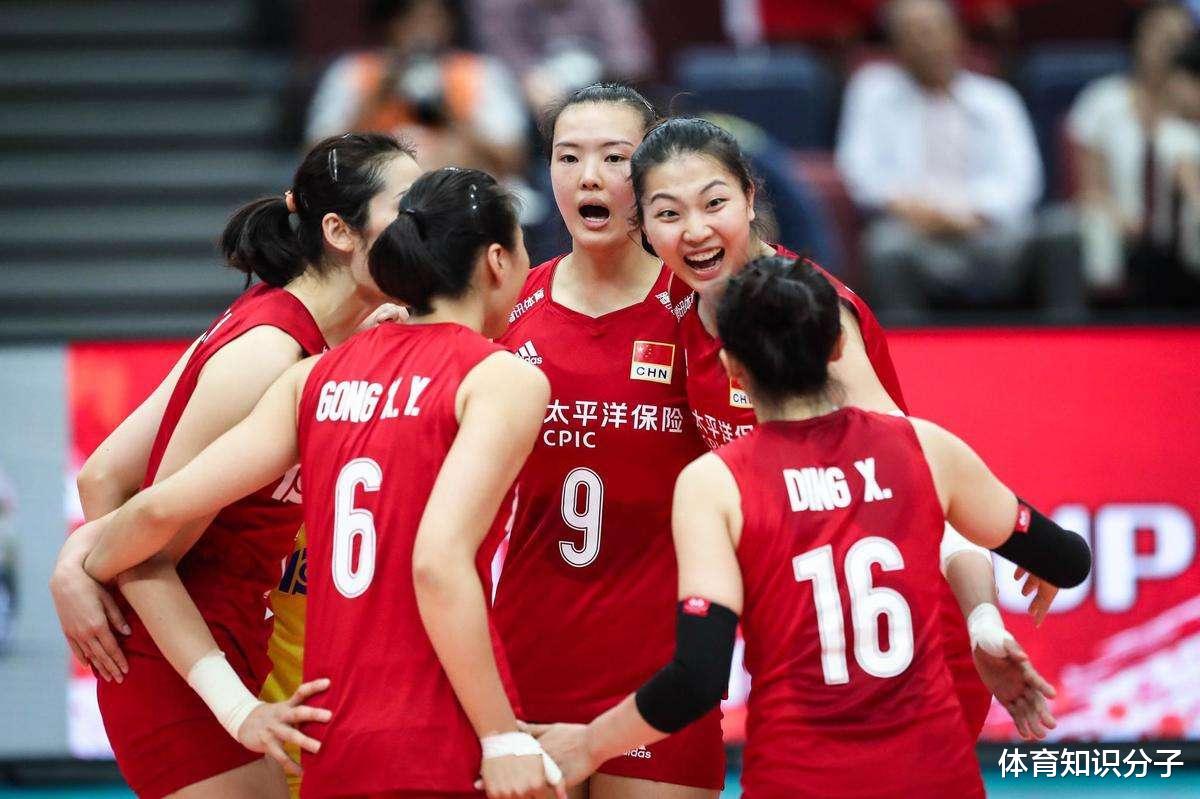 女排|女排大换血启动！暴力接应和全能主攻杀出，黑马自由人挑战倪非凡