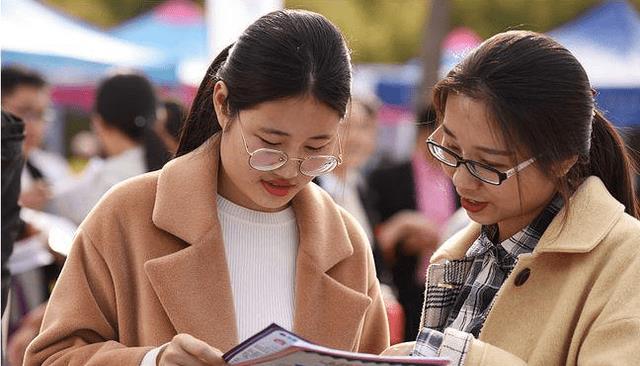 招聘|“铁路局”公开扩招，4类学生有望优先录取，有兴趣的学生别错过