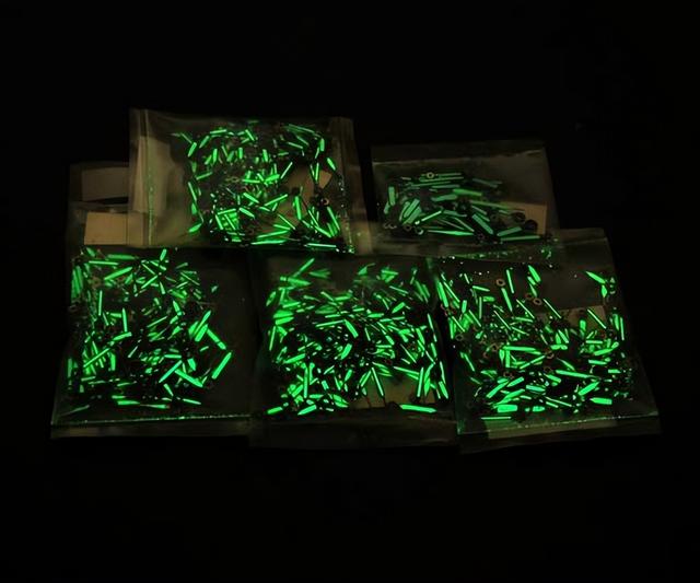 男子喝下1400瓶核辐射水,身体从里到外瓦解,30年后遗体还在发热