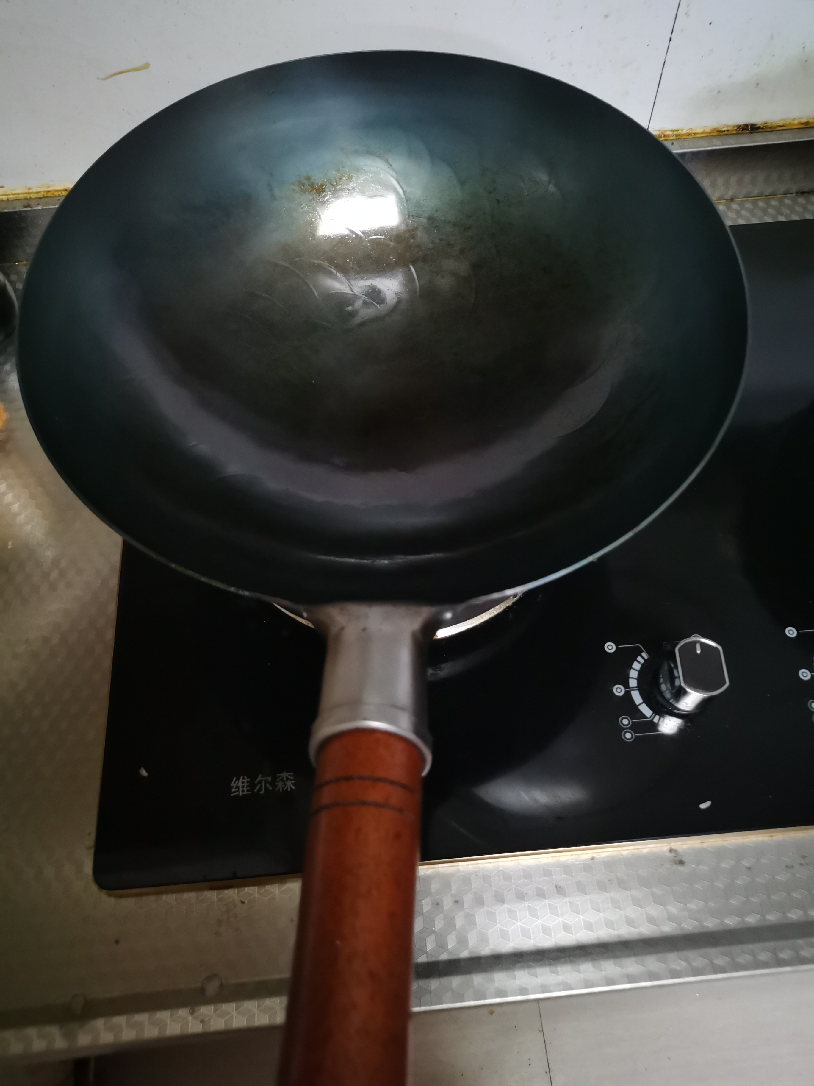 建议大家：不论厨房大小，尽量备上这7样好物，美观方便还不贵。