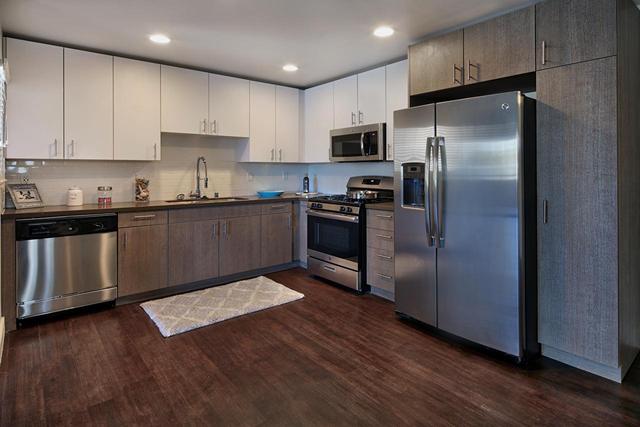 为什么不建议把冰箱放在厨房里?因为我家冰箱,在厨房里放了三年