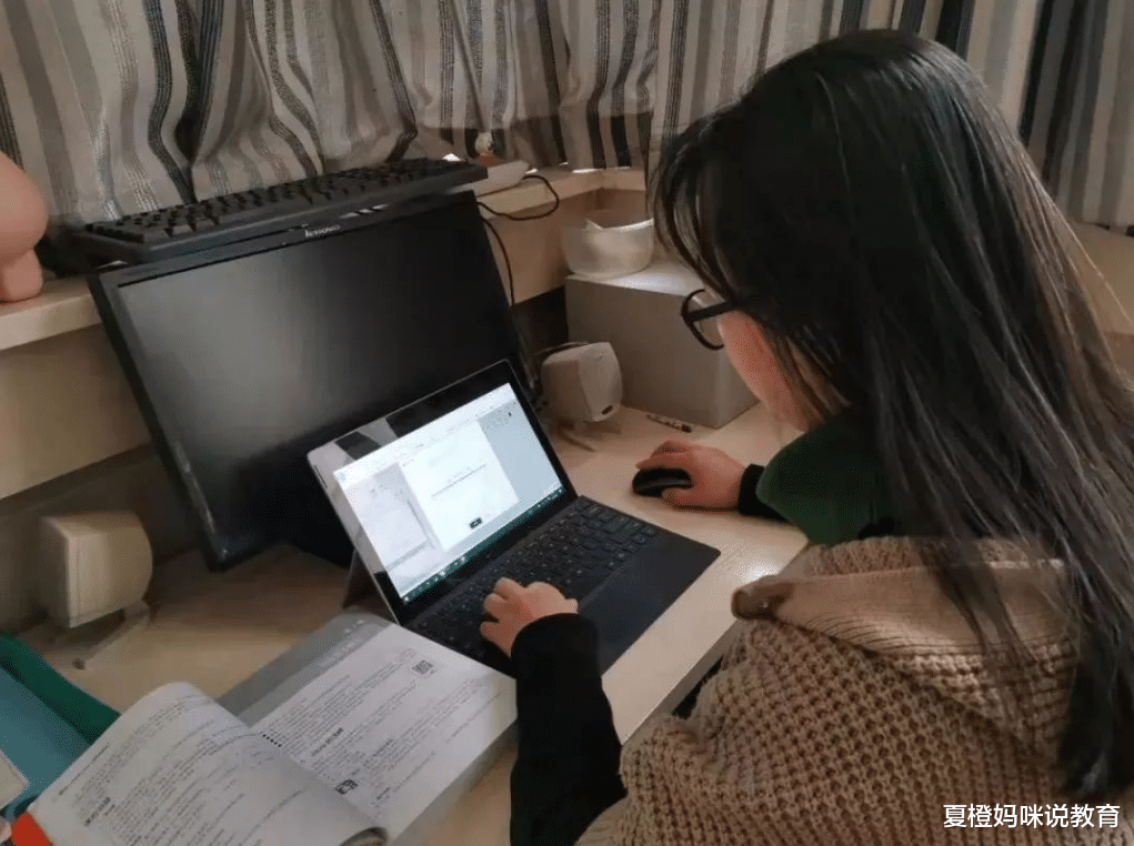河南女教师上网课时猝死,女儿透露更多细节:妈妈曾被网暴