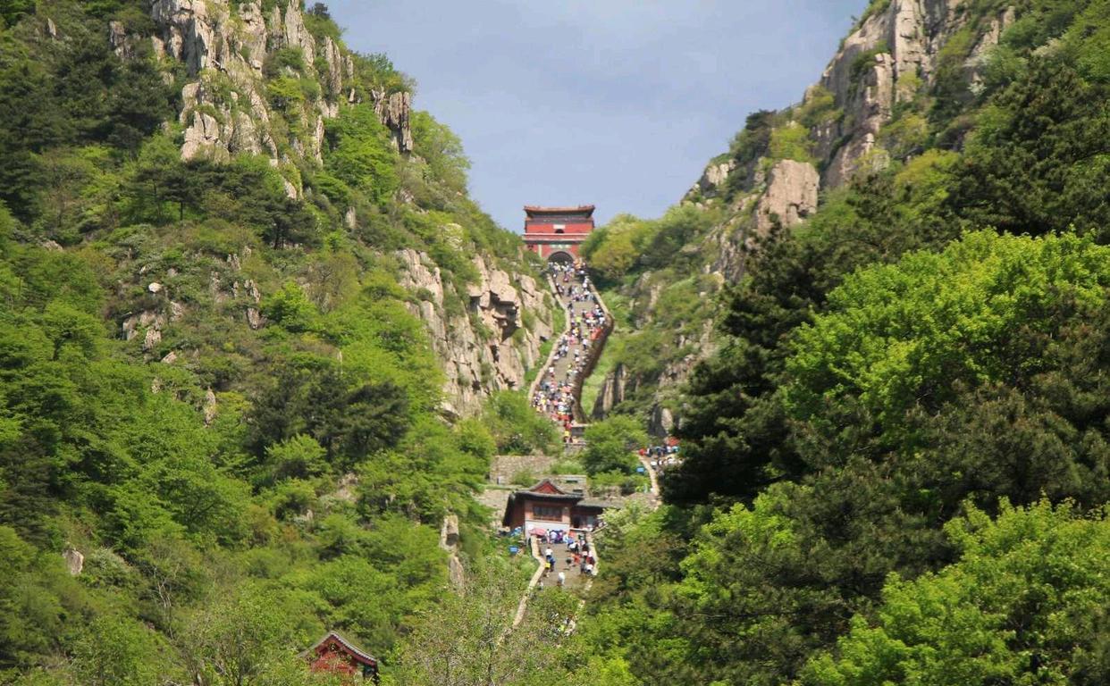 宝鸡|美国游客拍下山东“泰山”照片！引起热议：这简直是大自然的馈赠