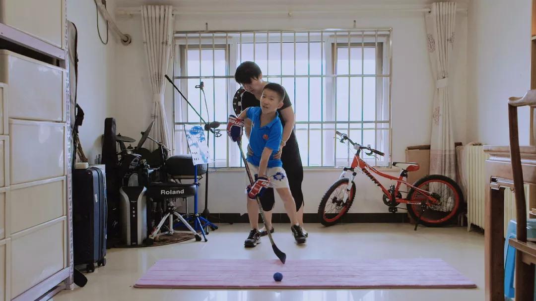 律师|他跟拍北京中产家庭四年：片子一出引爆争议