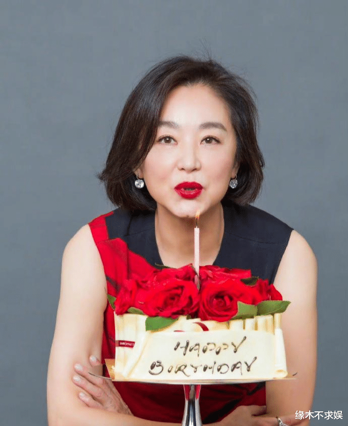 林青霞|林青霞68岁生日“三喜临门”，晒多张庆生照，珠光宝气风采依旧！