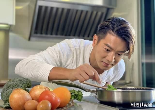 TVB|TVB知名男星宣布续约！总经理曾志伟出面挽留，被百万薪酬打动