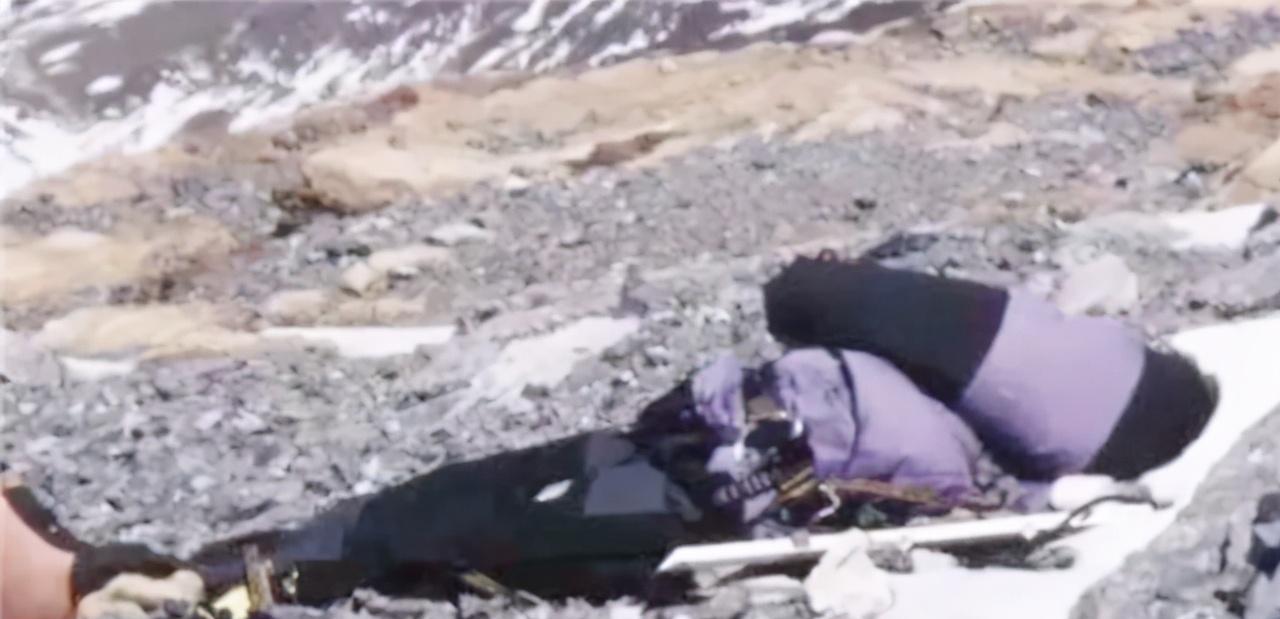 珠峰|珠峰“睡美人”:冰封9年无人问津,直到英国小伙不远万里来寻她