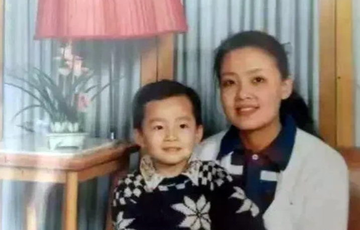 张兰|查了一下张兰和S妈的出身，天差地别！