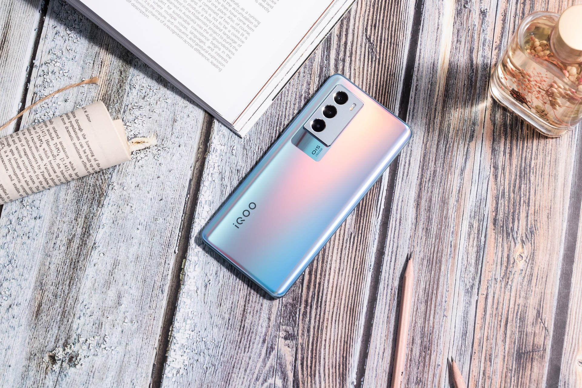 荣耀|iQOO Neo5S与荣耀60价格一样,2022年货节你看中谁?