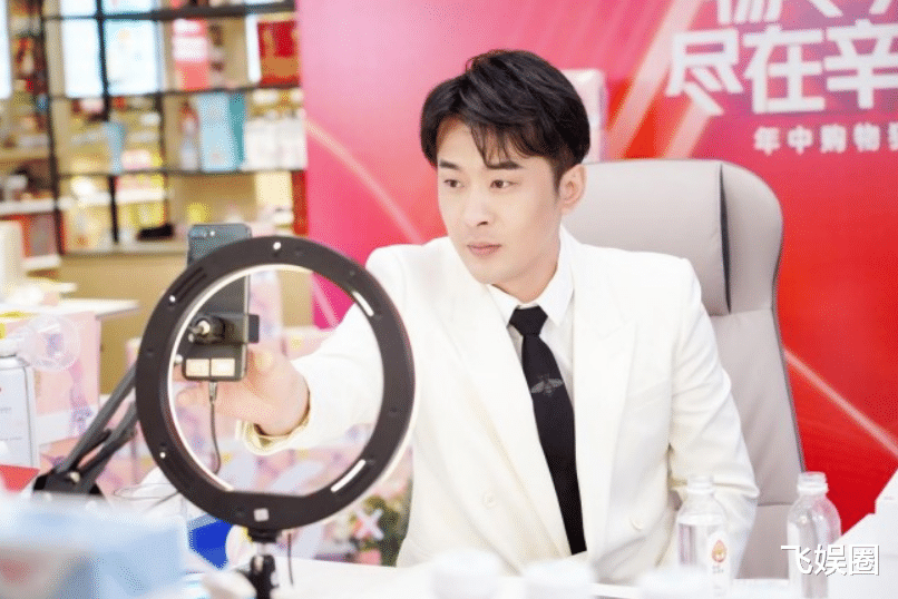 张柏芝|辛巴向张柏芝发出的请帖，是同情落寞的明星还是网红的傲慢？