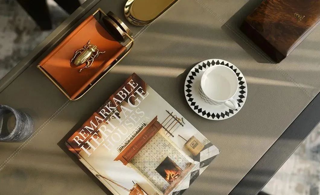 253平大平层,光装修就花了124w,一进门就被迷住了,客厅更大气