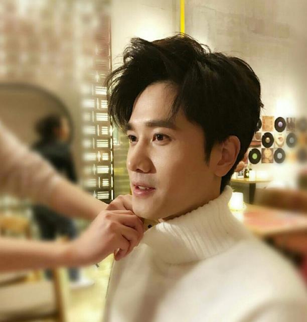 彭冠英|彭冠英36岁生日，线下大屏应援太霸气，网友：“大哥”就是不一样