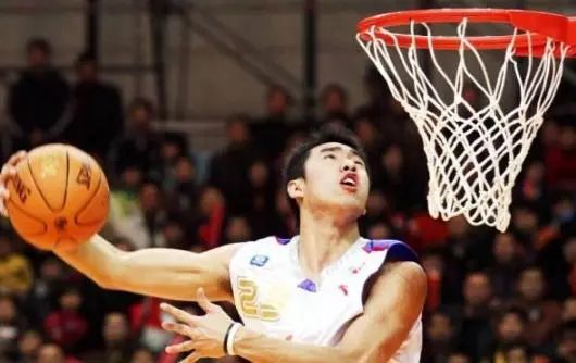 塞维利亚|突发！又韧带撕裂啊！他曾是最接近NBA的中国内线