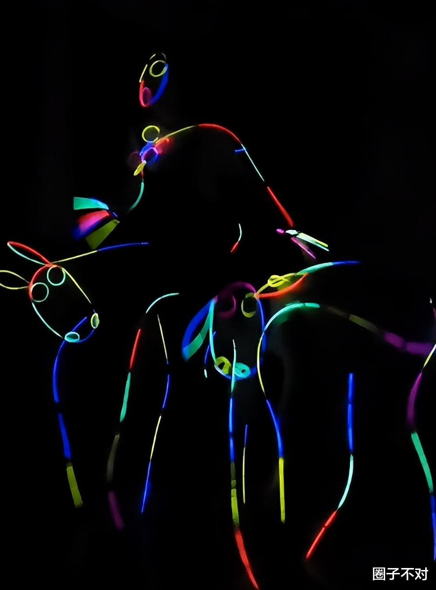 东方不败|东方不败：逗比女孩靠百分百模仿吸粉500万，网友：女版周星驰