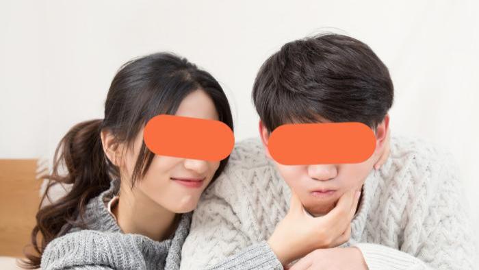 00后小伙向师傅求爱，不顾阻拦追到女宿舍