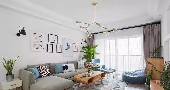 客厅别再乱装了,据说这才是2022年最流行的装修,漂亮大气!