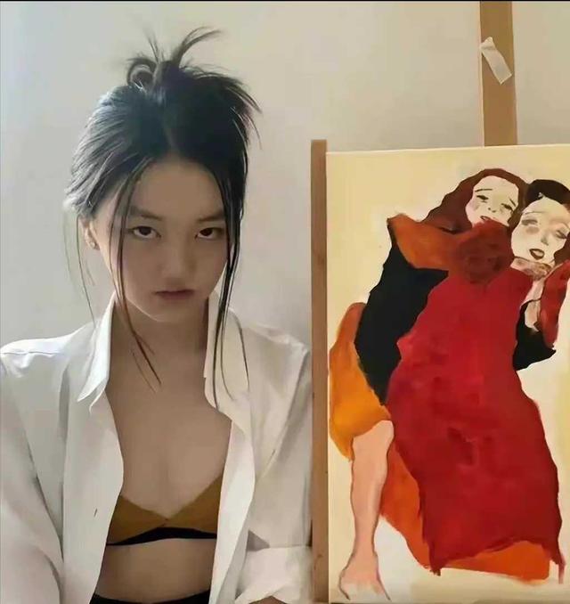 王菲|王菲的女儿16岁了，叛逆又性感胆量不输妈妈，网友：风尘味好重