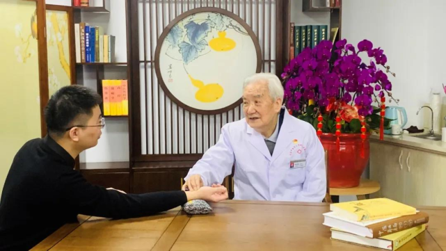 可乐|87岁国医大师陈民藩，中医肛肠科泰斗，教你“气血辨证”防痔病