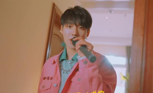 男团|UNIQ才是乐华男团天花板，新男团出道，光颜值就已经劝退了路人