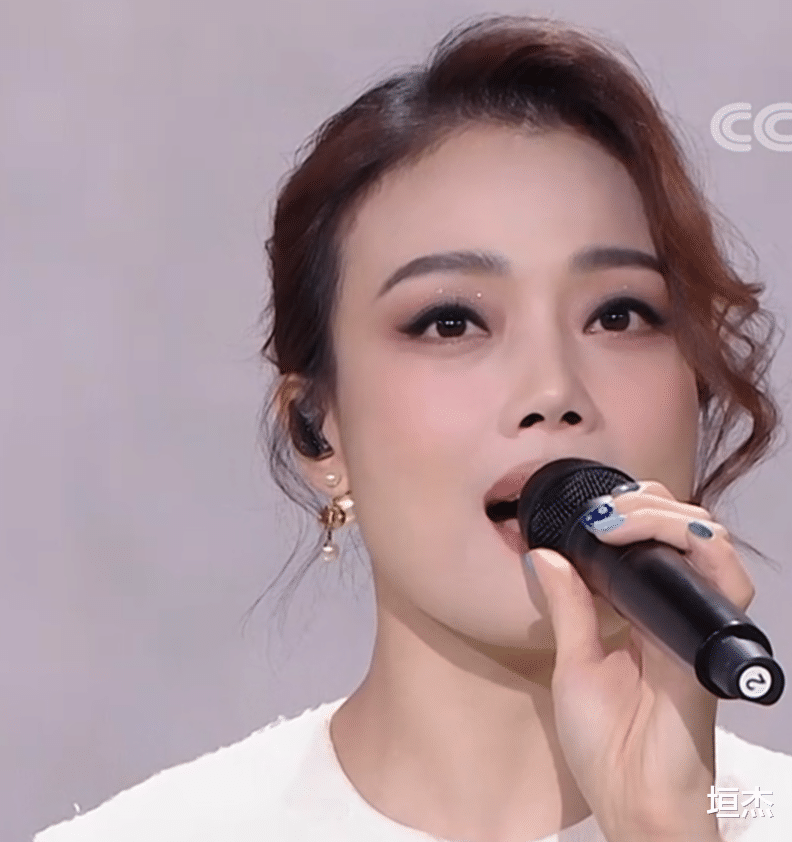 |端午晚会生图盘点！有人发福，有人瘦脱相，有人脸僵油腻用力过猛