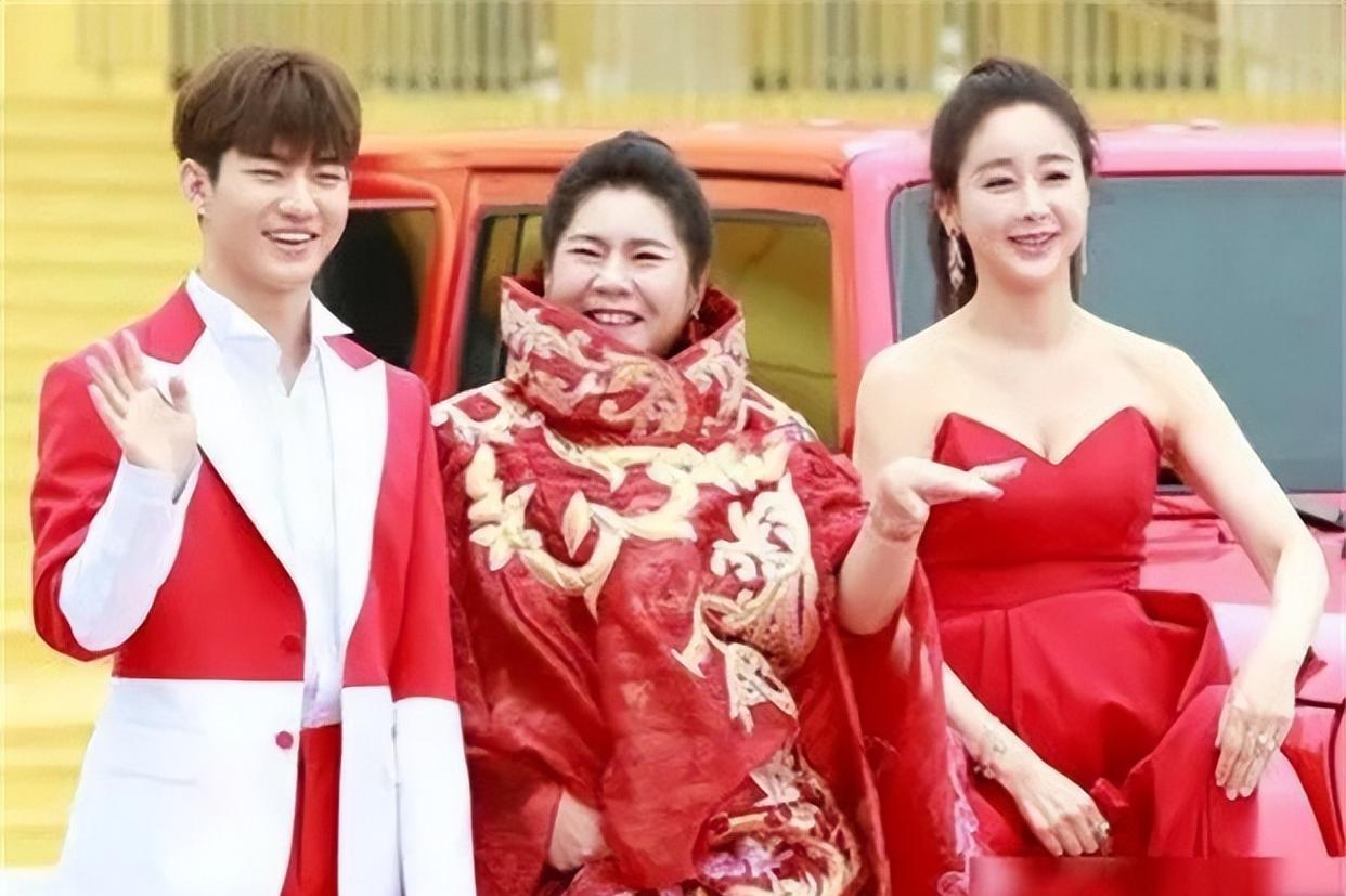 素媛|相差18岁的“姐弟恋”，原本不被看好，如今生下一女生活幸福