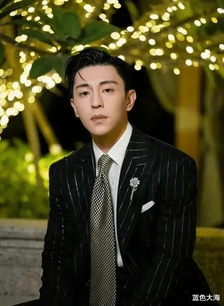 邓伦|除李易峰外,还有4位把自己\作\没的明星,各个不值得同情