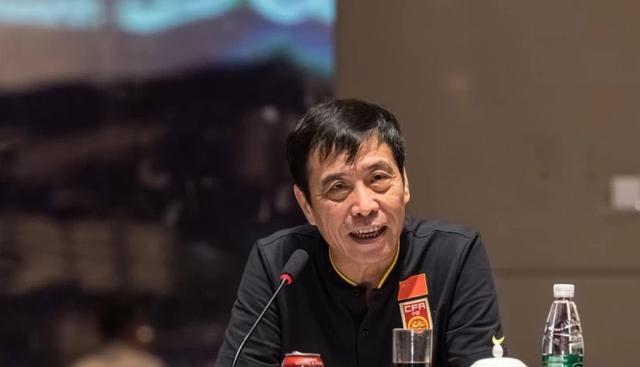 上海海港|上海海港又挨骂，引入张琳芃一操作被质疑，足协：不违规！
