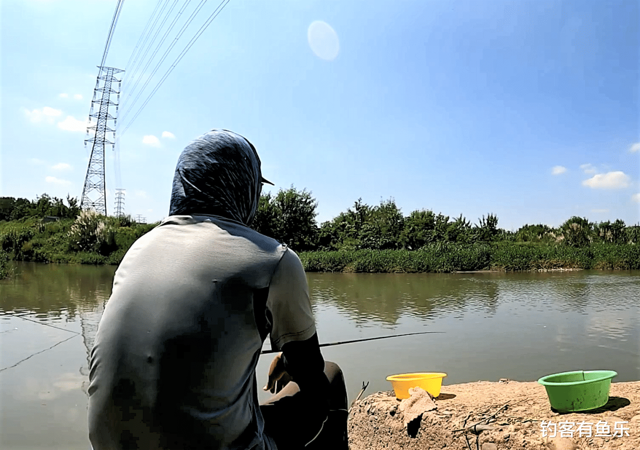 |秋季野钓,记住3种“爆护晴天”、4种“空军晴天”,钓鱼不跑冤枉路