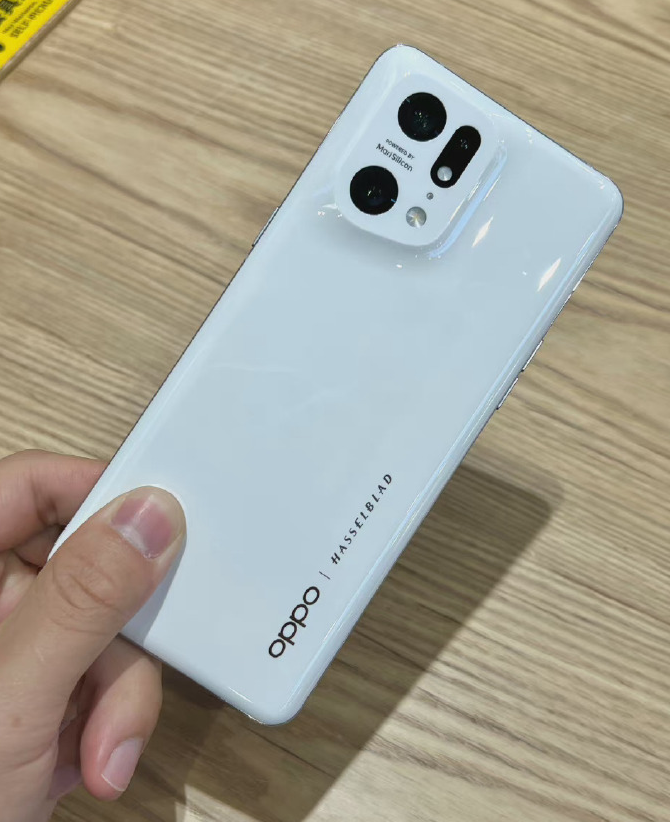 证件照|网上证件照和真机是两码事，手机设计还得上手体验