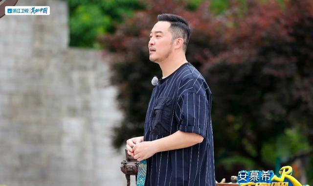 没有撕名牌，只要请对嘉宾玩对游戏，《奔跑吧》一样可以封神