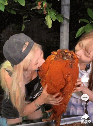 凡尔赛|她终于被封杀了：她的作品画风诡异又令人作呕，却坐拥百万粉丝